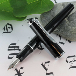 Stylo Plume F à cartouches Pélikan® "SOUVERAIN P 205" Noir Finition Argent  