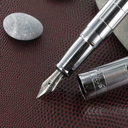 Stylo Plume Recife® Iron Age Press Slim Carré de Paris