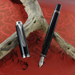 Stylo Plume Pelikan® Noir mécanisme à piston et plume Or 14 K "SOUVERAN 405" 
