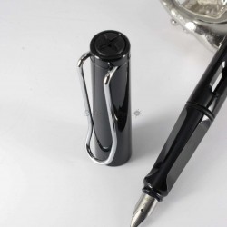 Stylo Plume LAMY Safari Noir Brillant M