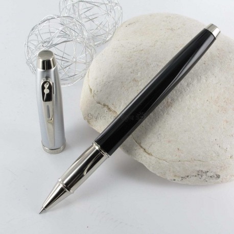 Stylo Roller Sheaffer® Série 100 Noir & Chromé Brossé Stylo Roller Sheaffer® Série 100 Noir & Chromé Brossé