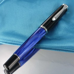 Stylo Plume Pélikan® "Classic 205" Bleu Marbré à piston et plume acier