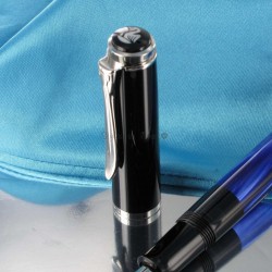 Stylo Plume Pélikan® "Classic 205" Bleu Marbré à piston et plume acier