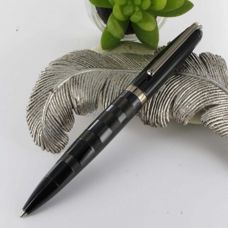 Stylo Bille Oberthur® "Jupiter" Noir Guilloché Stylo Bille Oberthur® "Jupiter" Noir Guilloché