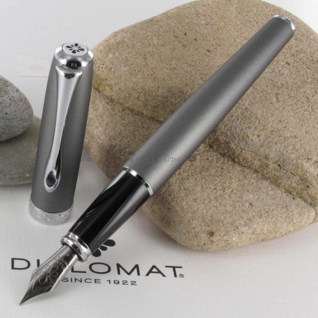 Stylo Plume Diplomat® Excellence A Venezia Platine Chrome Stylo Plume Diplomat® Excellence A Venezia Platine Chrome