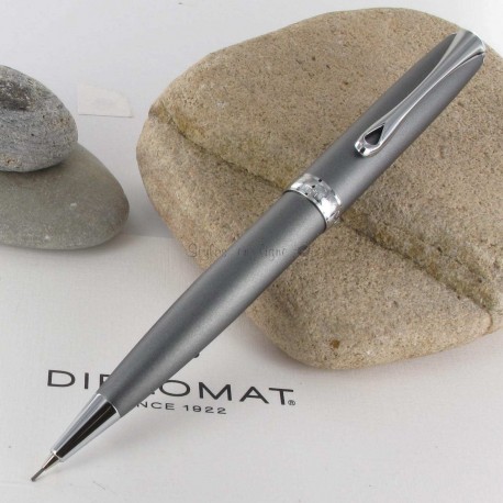 Stylo Portemine 0,7 mm Diplomat® Excellence A Venezia Platine Chrome Stylo Portemine 0,7 mm Diplomat® Excellence A Venezia Platine Chrome
