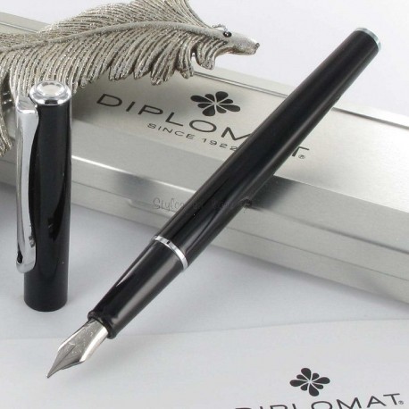 Stylo Plume Diplomat® Traveller Laqué Noir Stylo Plume Diplomat® Traveller Laqué Noir