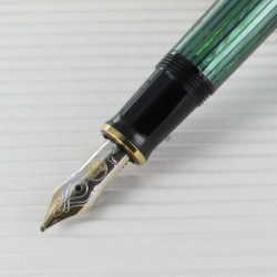 "SOUVERAN 400" STYLO PLUME NOIR/VERT mécanisme à piston et plume OR 14 carats / attributs plaqués argent