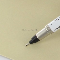 Stylo Feutre 1mm Avenue Montaigne® "Ballade Parisienne" Blanc/Noir