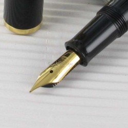 Stylo Plume Moyenne Pelikan® "Tradition M200" Vert Marbré à piston et plume acier