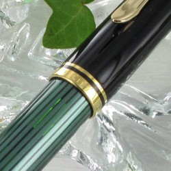 Stylo Plume Moyenne Pelikan® "Souverain 600" Noir/Vert à piston et plume Or 14 K
