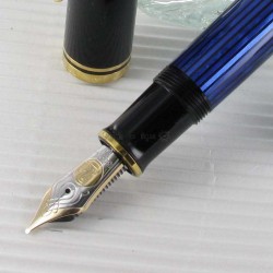Stylo Plume moyenne Pelikan® "Souverain 800" Noir/Bleu à piston et plume Or 18 K