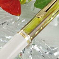 Stylo Bille Pélikan® "Souverain K400" Ecaille/Blanc Plaqué O 24 Cts