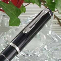Stylo Plume Fine Pélikan® "Tradition M215" Noir Annelé à piston