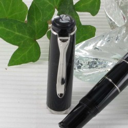 Stylo Plume Fine Pélikan® "Tradition M215" Noir Annelé à piston