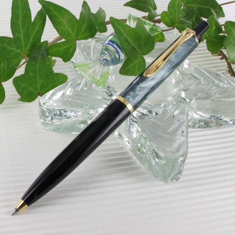 Stylo Bille Pelikan® "Souverain K200" Vert Marbré Plaqué O 24 Cts Stylo Bille Pelikan® "Souverain K200" Vert Marbré Plaqué O 24 Cts