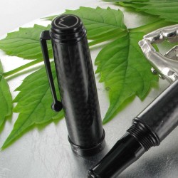 Stylo Plume Monteverde® Invincia® Deluxe Carbone