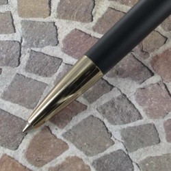 Stylo Bille Hugo Boss® Essential® Lady Noir