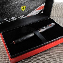 Stylo Plume Moyenne Cross® Ferrari® Townsend Noir Satiné Damier