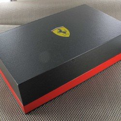 Stylo Plume Moyenne Cross® Ferrari® Townsend Noir Satiné Damier