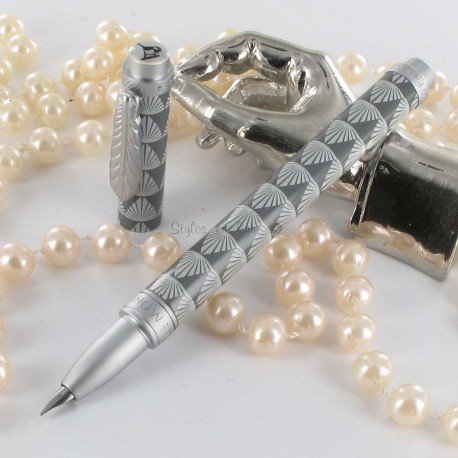 Stylo Plume Avenue Montaigne® "Bistrot" Gris Stylo Plume Avenue Montaigne® "Bistrot" Gris