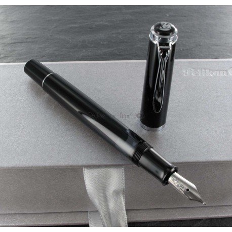 Stylo Plume Pélikan® Noir à mécanisme à piston et plume acier "SERIES 205" Stylo Plume Pélikan® Noir à mécanisme à piston et plume acier "SERIES 205"