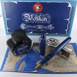 Coffret Stylo Plume Moyenne Pelikan® "Classic M120" Iconic + Encrier Edelstein