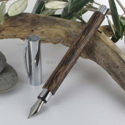 STYLO PLUME "Ambition"bois de cocotier,attributs chromés