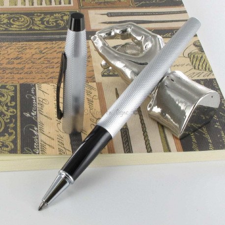 Stylo Roller Cross® Classic Century Chromé Brossé Guilloché Stylo Roller Cross® Classic Century Chromé Brossé Guilloché