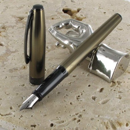Stylo Plume Fine Sheaffer® "Sagaris" Gris Titane Stylo Plume Fine Sheaffer® "Sagaris" Gris Titane