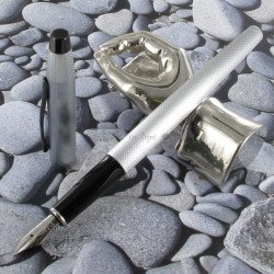 Stylo Plume Moyenne Cross® Classic Century Chromé Brossé