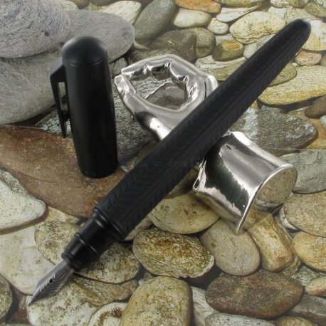 Stylo Plume Hugo Boss® Pure Tire® Noir Stylo Plume Hugo Boss® Pure Tire® Noir