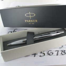 Stylo Bille PARKER® IM Premium Chrome ciselé CT