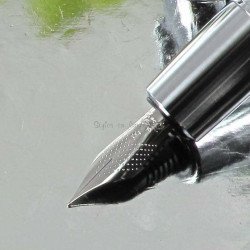 STYLO PLUME "e-motion"bois de poirier nuit,métal chromé