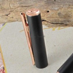 Stylo Plume Fine Faber Castell® "NEO" noir mat, or rose