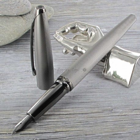 Stylo Plume Moyenne Cross® ATX Titane Sablé Guilloché Stylo Plume Moyenne Cross® ATX Titane Sablé Guilloché
