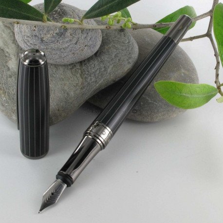 Stylo Plume Hugo Boss® Essential® Pinstripe Stylo Plume Hugo Boss® Essential® Pinstripe