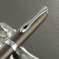 Stylo Plume Moyenne Diplomat® Excellence A Oxyd Brass
