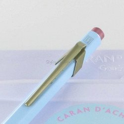 Stylo Bille Caran d'Ache® 849 "Claim Your Style" Bleu Pastel
