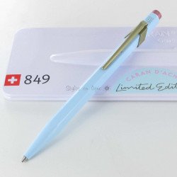 Stylo Bille Caran d'Ache® 849 "Claim Your Style" Bleu Pastel