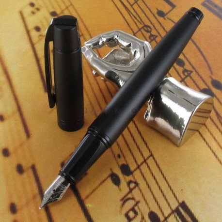Stylo Plume Moyenne Sheaffer® "Serie 300" Noir Mat Stylo Plume Moyenne Sheaffer® "Serie 300" Noir Mat
