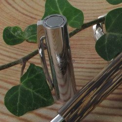 STYLO PLUME "Ambition"bois de cocotier,attributs chromés