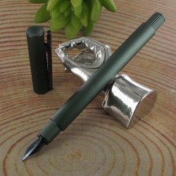 Stylo Plume Moyenne Faber Castell® "NEO" Acier Vert Mat