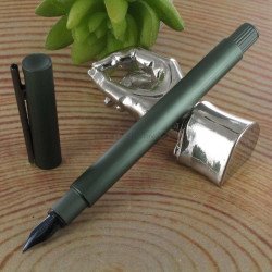 Stylo Plume Moyenne Faber Castell® "NEO" Acier Vert Mat
