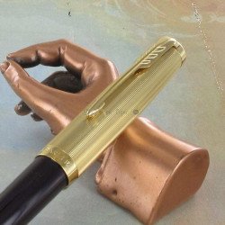 Stylo Plume Moyenne PARKER® 51 Prune & Or 18 carats