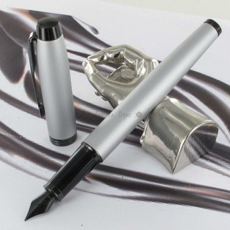Stylo Plume Moyenne PARKER® IM Achromatique Gris Mat Stylo Plume Moyenne PARKER® IM Achromatique Gris Mat