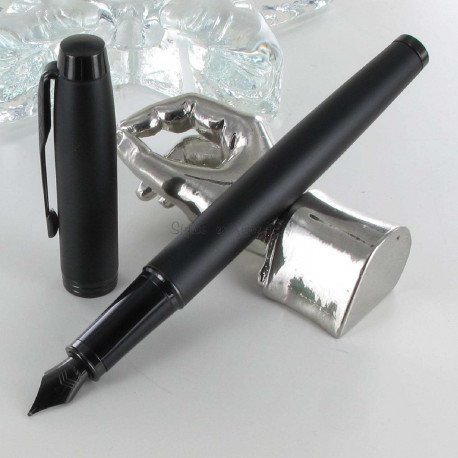 Stylo Plume Moyenne PARKER® IM Achromatique Noir Mat Stylo Plume Moyenne PARKER® IM Achromatique Noir Mat