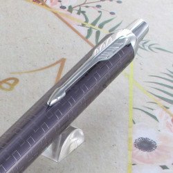 Stylo Bille PARKER® IM Violet Métal Ciselé CT
