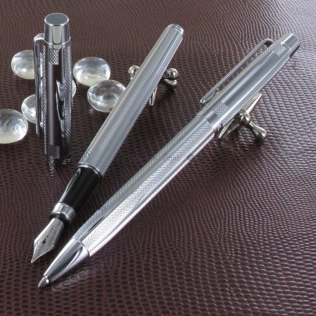Parure Stylos Plume & Bille Scrikss® Vénus Chrome Pointe Diamant Parure Stylos Plume & Bille Scrikss® Vénus Chrome Pointe Diamant