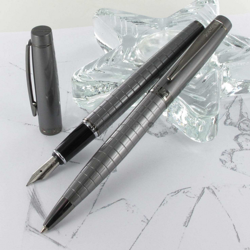 Parure Stylos Plume & Bille Scrikss® Honour Gris Carbone Parure Stylos Plume & Bille Scrikss® Honour Gris Carbone